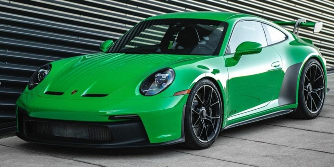 Porsche 911 (992) GT3 2022 Groen - 1:8